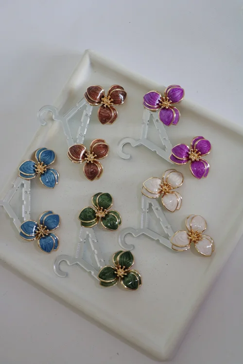 گوشواره گل میخی