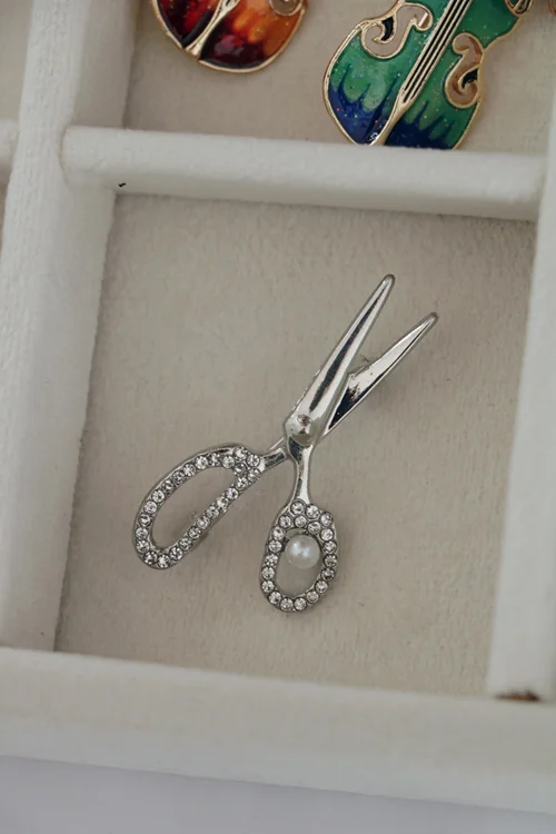 سنجاق سینه قیچی نقره ای