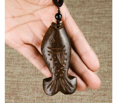 گردنبند ماهی چوبی